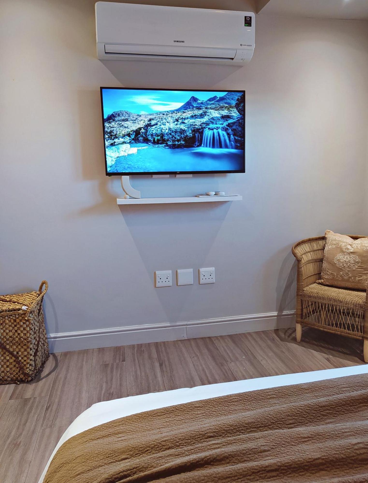 Apartment At Hermanus Waterfront Exterior foto